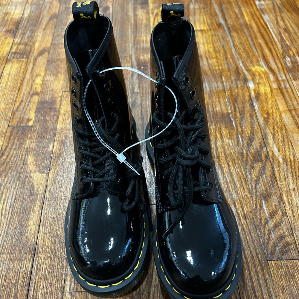 Dr. Martens 1460 Women Black Patent Leather 8Eye Lace-Up Combat Boots Size 5